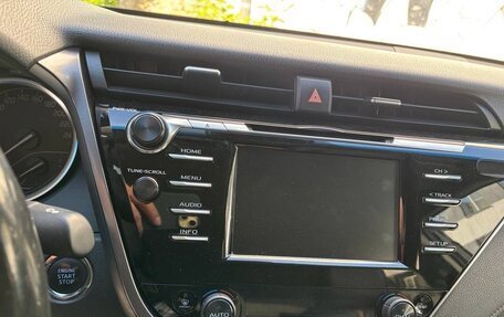 Toyota Camry, 2020 год, 2 600 000 рублей, 16 фотография