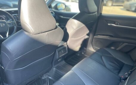 Toyota Camry, 2020 год, 2 600 000 рублей, 18 фотография