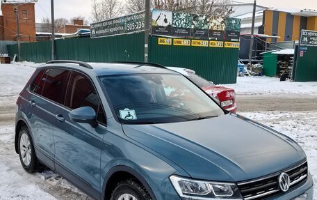 Volkswagen Tiguan II, 2020 год, 2 580 000 рублей, 2 фотография