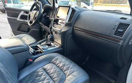 Toyota Land Cruiser 200, 2017 год, 4 950 000 рублей, 6 фотография