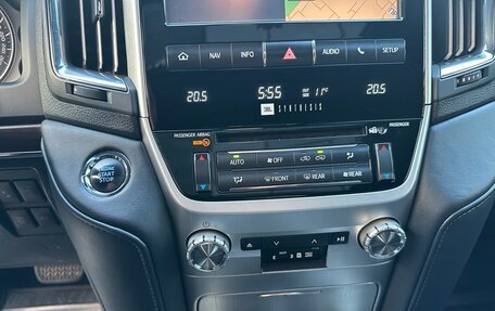 Toyota Land Cruiser 200, 2017 год, 4 950 000 рублей, 12 фотография