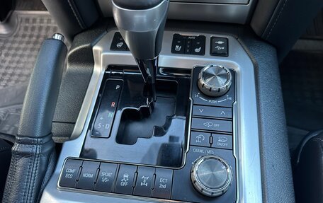 Toyota Land Cruiser 200, 2017 год, 4 950 000 рублей, 13 фотография