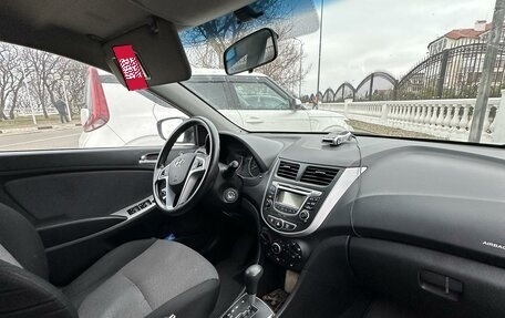 Hyundai Solaris II рестайлинг, 2014 год, 850 000 рублей, 3 фотография