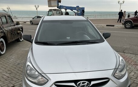 Hyundai Solaris II рестайлинг, 2014 год, 850 000 рублей, 2 фотография