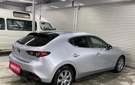 Mazda 3, 2023 год, 1 100 000 рублей, 4 фотография