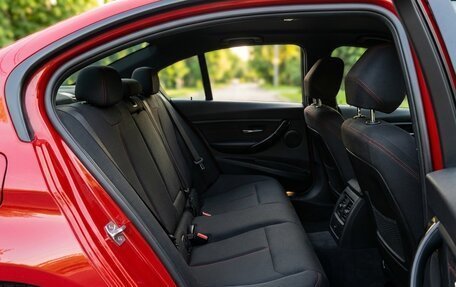 BMW 3 серия, 2018 год, 1 600 000 рублей, 11 фотография