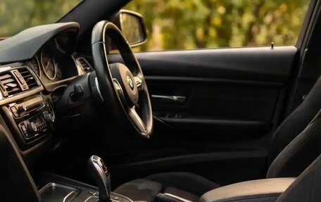 BMW 3 серия, 2018 год, 1 600 000 рублей, 9 фотография