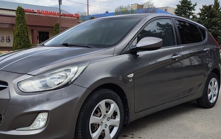 Hyundai Solaris II рестайлинг, 2014 год, 980 000 рублей, 2 фотография