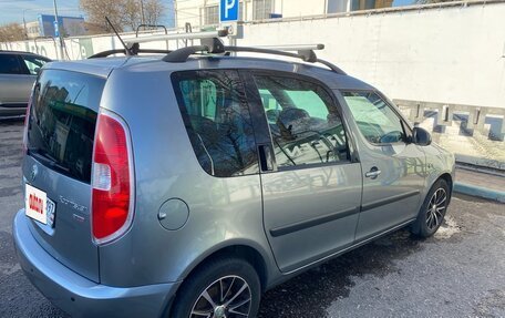 Skoda Roomster, 2011 год, 800 000 рублей, 4 фотография