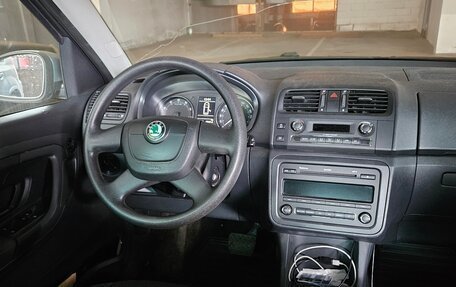Skoda Roomster, 2011 год, 800 000 рублей, 7 фотография
