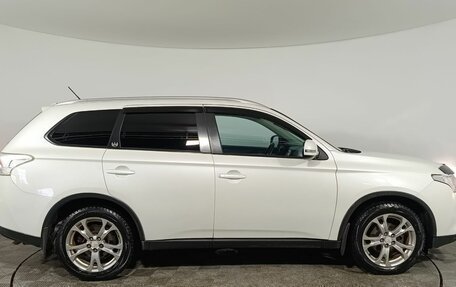Mitsubishi Outlander III рестайлинг 3, 2014 год, 1 430 000 рублей, 8 фотография