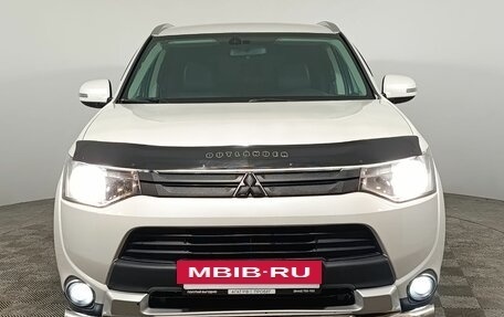 Mitsubishi Outlander III рестайлинг 3, 2014 год, 1 430 000 рублей, 2 фотография