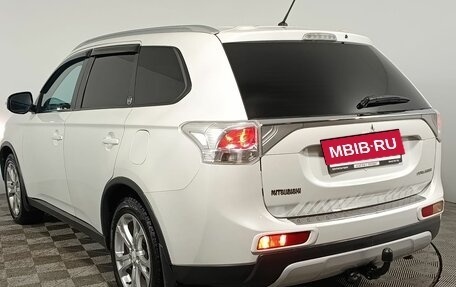 Mitsubishi Outlander III рестайлинг 3, 2014 год, 1 430 000 рублей, 5 фотография