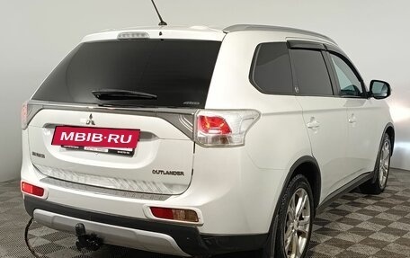 Mitsubishi Outlander III рестайлинг 3, 2014 год, 1 430 000 рублей, 7 фотография