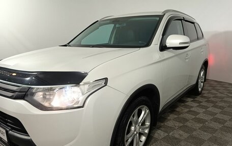 Mitsubishi Outlander III рестайлинг 3, 2014 год, 1 430 000 рублей, 23 фотография