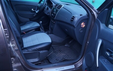 Renault Logan II, 2018 год, 1 255 000 рублей, 6 фотография