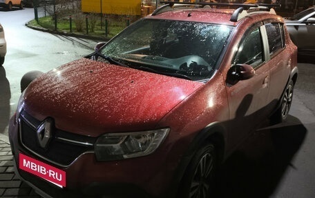 Renault Sandero II рестайлинг, 2022 год, 1 650 000 рублей, 2 фотография