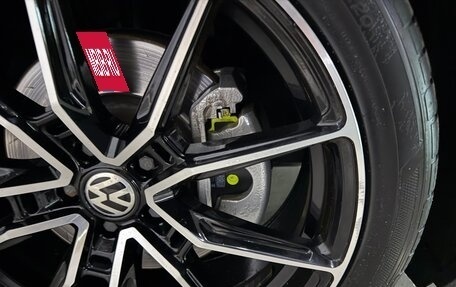 Volkswagen Tiguan II, 2019 год, 2 500 000 рублей, 13 фотография