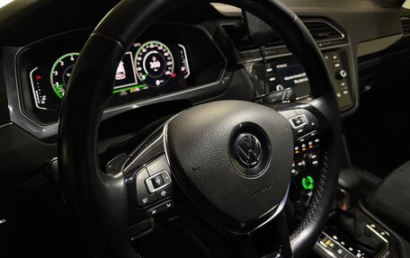 Volkswagen Tiguan II, 2019 год, 2 500 000 рублей, 16 фотография