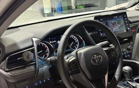 Toyota Camry, 2021 год, 3 790 000 рублей, 6 фотография