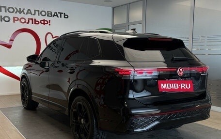 Volkswagen Tiguan, 2024 год, 4 500 000 рублей, 6 фотография