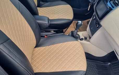 Renault Logan II, 2018 год, 987 000 рублей, 25 фотография