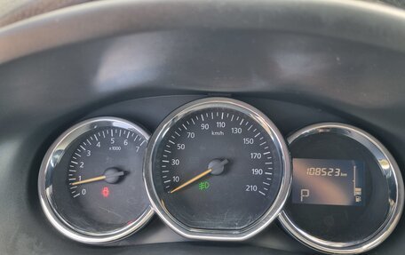 Renault Logan II, 2018 год, 987 000 рублей, 34 фотография