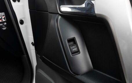 Toyota Land Cruiser Prado 150 рестайлинг 2, 2010 год, 3 199 000 рублей, 31 фотография