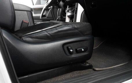 Toyota Land Cruiser Prado 150 рестайлинг 2, 2010 год, 3 199 000 рублей, 32 фотография