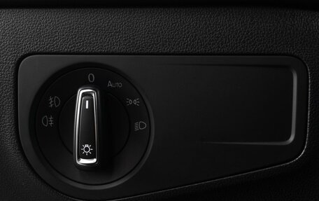 Volkswagen Tiguan II, 2018 год, 2 194 000 рублей, 16 фотография