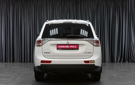 Mitsubishi Outlander III рестайлинг 3, 2013 год, 1 699 000 рублей, 4 фотография