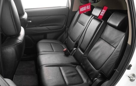 Mitsubishi Outlander III рестайлинг 3, 2013 год, 1 699 000 рублей, 9 фотография