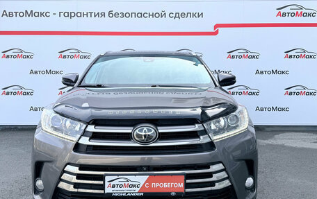 Toyota Highlander III, 2018 год, 3 450 000 рублей, 2 фотография