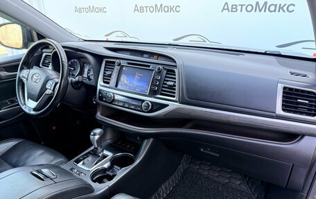 Toyota Highlander III, 2018 год, 3 450 000 рублей, 9 фотография