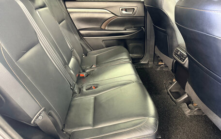 Toyota Highlander III, 2018 год, 3 450 000 рублей, 25 фотография