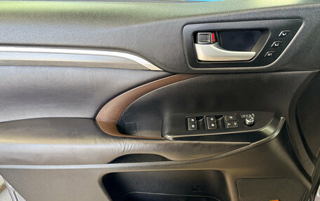 Toyota Highlander III, 2018 год, 3 450 000 рублей, 20 фотография