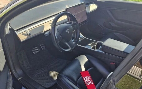 Tesla Model 3 I, 2018 год, 2 650 000 рублей, 3 фотография