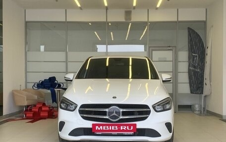 Mercedes-Benz B-Класс, 2018 год, 2 250 000 рублей, 2 фотография
