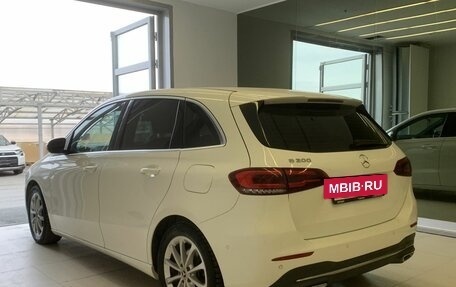 Mercedes-Benz B-Класс, 2018 год, 2 250 000 рублей, 6 фотография