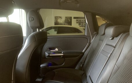 Mercedes-Benz B-Класс, 2018 год, 2 250 000 рублей, 15 фотография