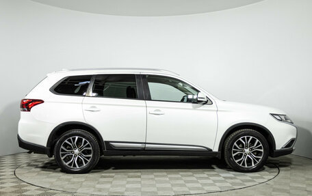 Mitsubishi Outlander III рестайлинг 3, 2018 год, 2 249 700 рублей, 4 фотография