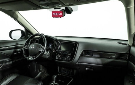 Mitsubishi Outlander III рестайлинг 3, 2018 год, 2 249 700 рублей, 9 фотография