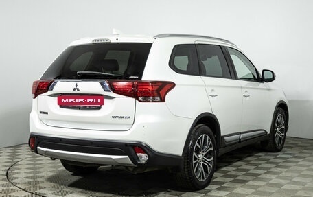Mitsubishi Outlander III рестайлинг 3, 2018 год, 2 249 700 рублей, 7 фотография
