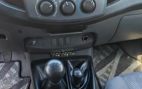 Toyota Hilux VII, 2011 год, 2 650 000 рублей, 10 фотография