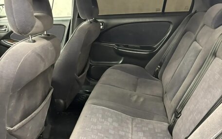 Toyota Avensis III рестайлинг, 2001 год, 400 000 рублей, 11 фотография