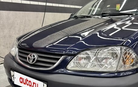 Toyota Avensis III рестайлинг, 2001 год, 400 000 рублей, 20 фотография