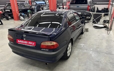 Toyota Avensis III рестайлинг, 2001 год, 400 000 рублей, 21 фотография