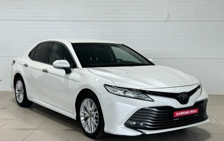 Toyota Camry, 2020 год, 3 000 000 рублей, 1 фотография