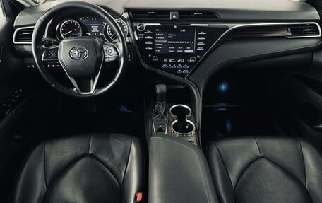 Toyota Camry, 2020 год, 3 000 000 рублей, 10 фотография