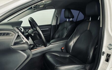 Toyota Camry, 2020 год, 3 000 000 рублей, 21 фотография